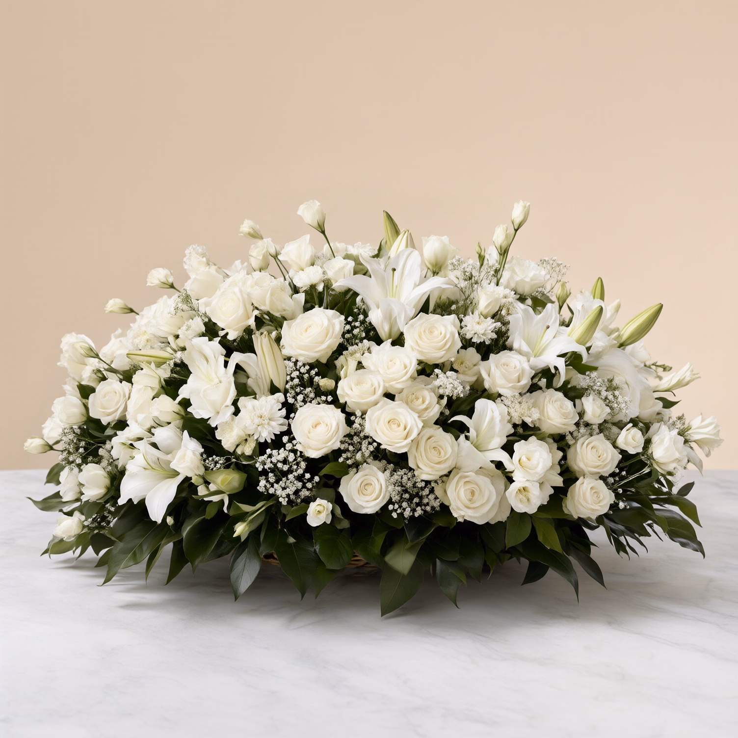 Cesto Funebre Rose Bianche e Gigli