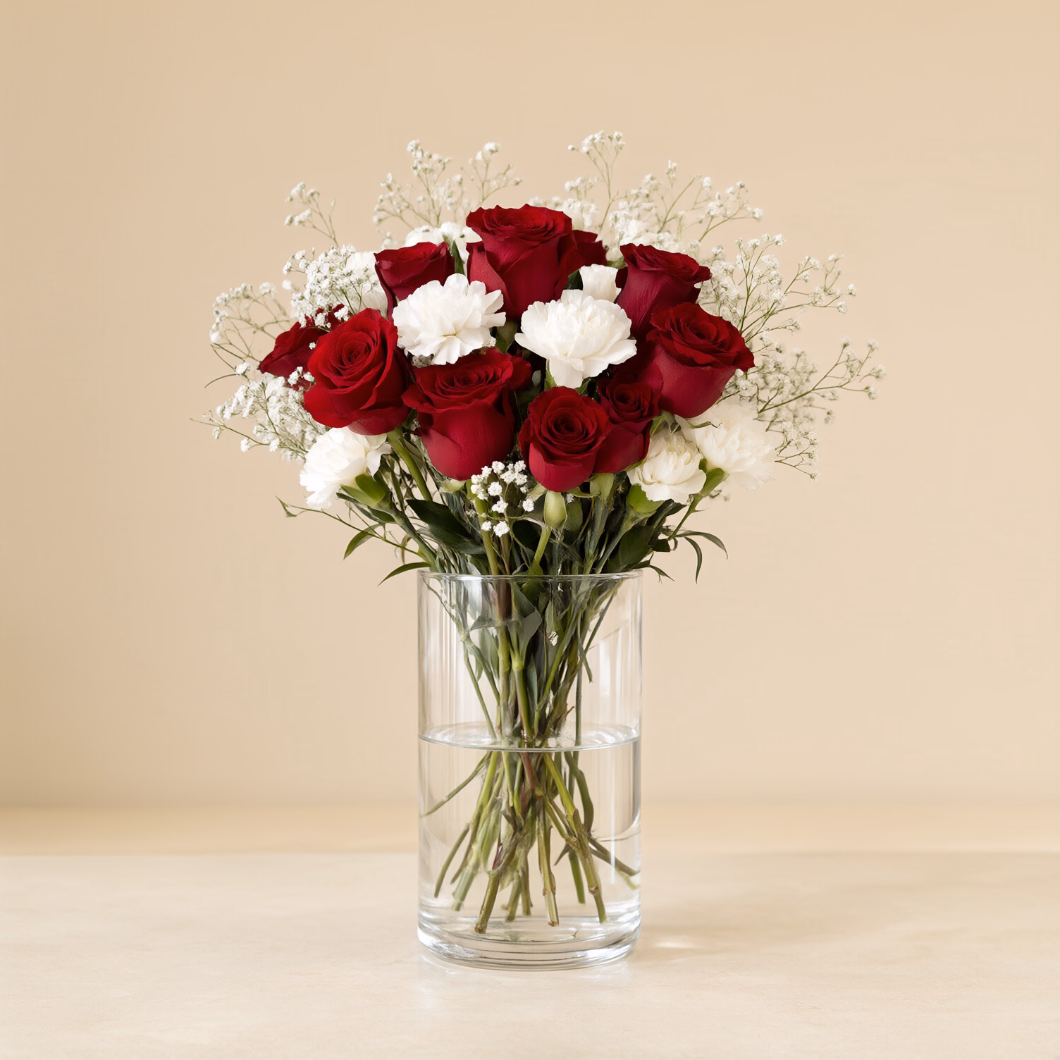 Rose Rosse e Garofani Bianchi